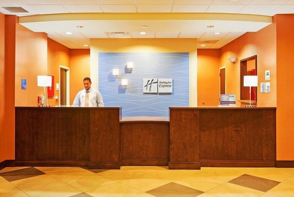 Holiday Inn Express & Suites San Antonio Frost Bank Center By Ihg מראה חיצוני תמונה