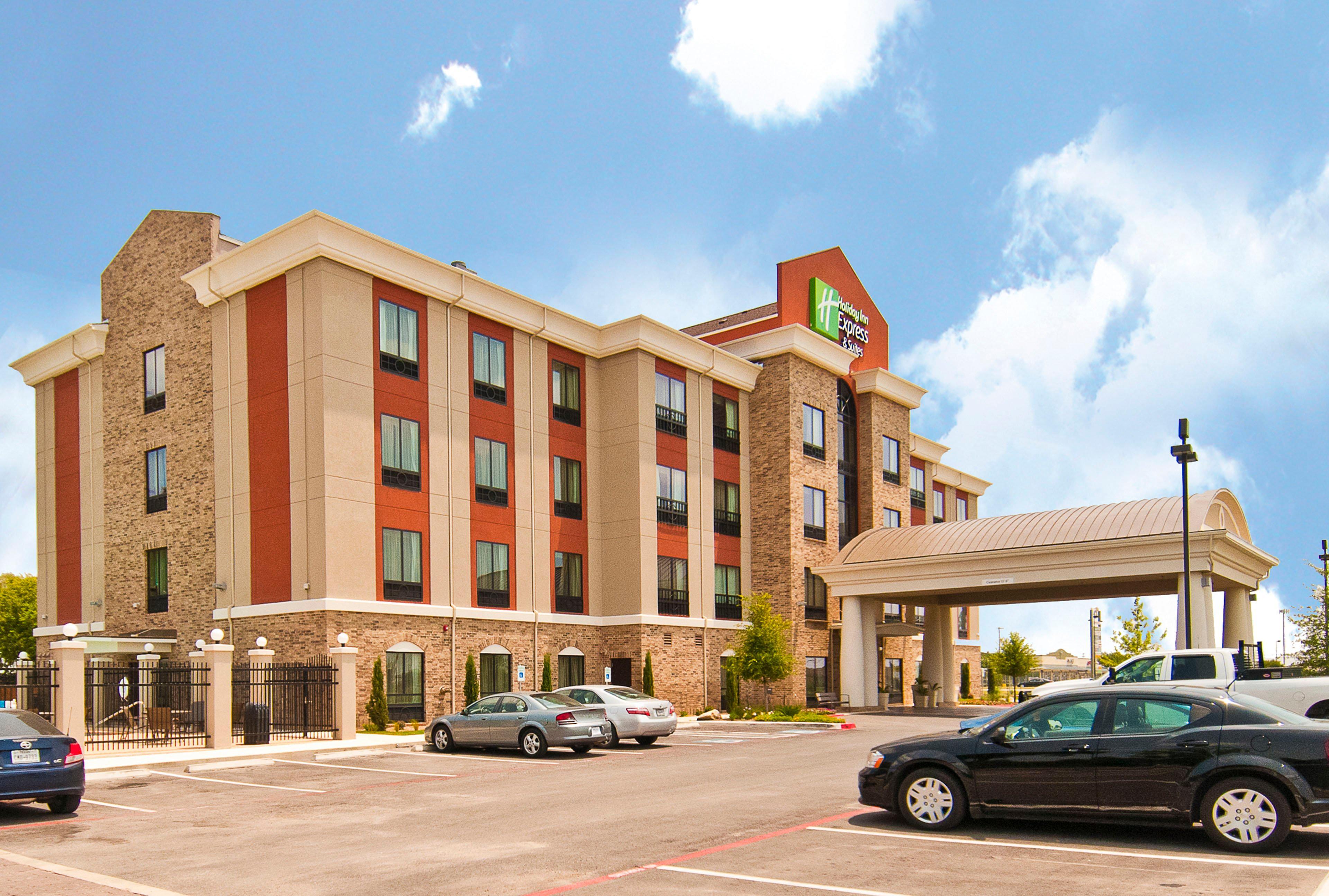 Holiday Inn Express & Suites San Antonio Frost Bank Center By Ihg מראה חיצוני תמונה