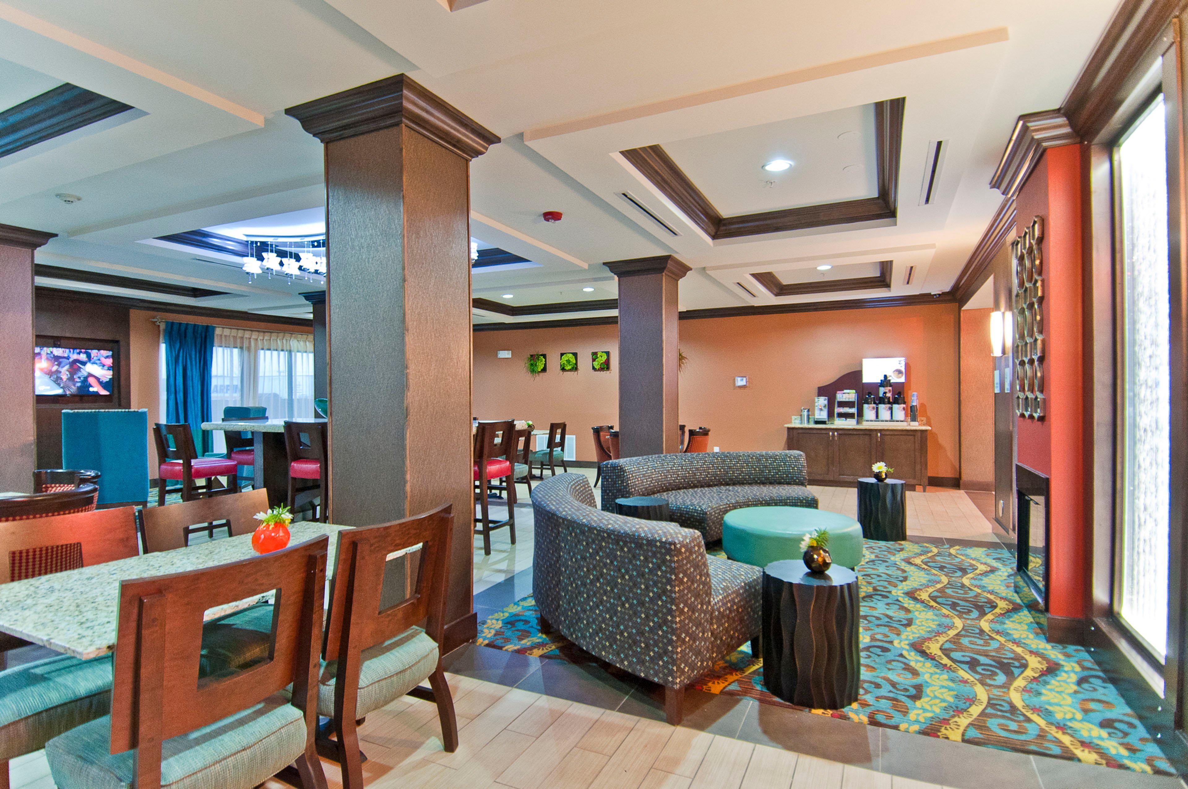 Holiday Inn Express & Suites San Antonio Frost Bank Center By Ihg מראה חיצוני תמונה