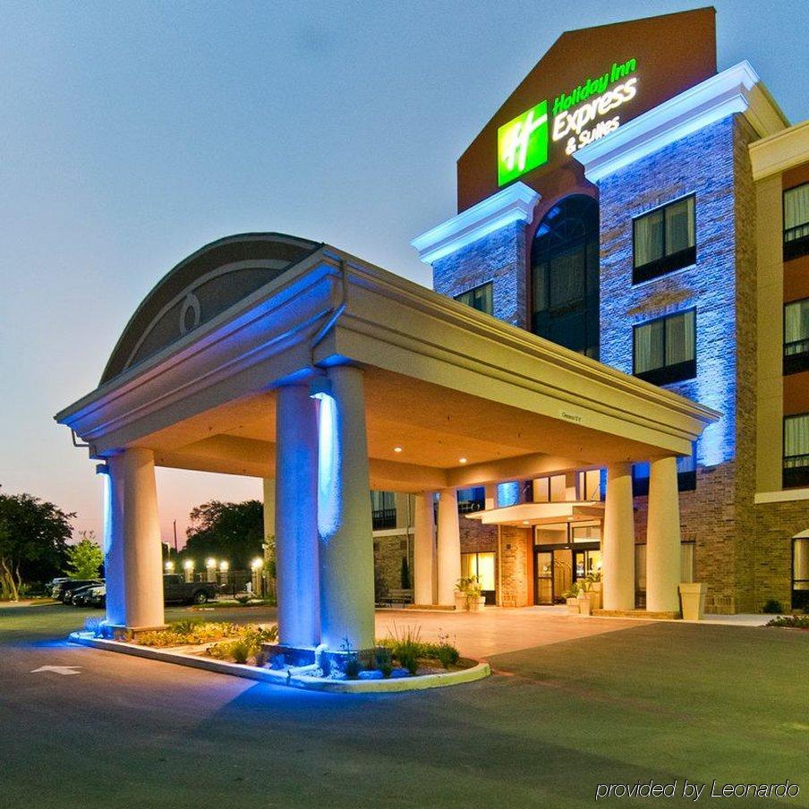 Holiday Inn Express & Suites San Antonio Frost Bank Center By Ihg מראה חיצוני תמונה