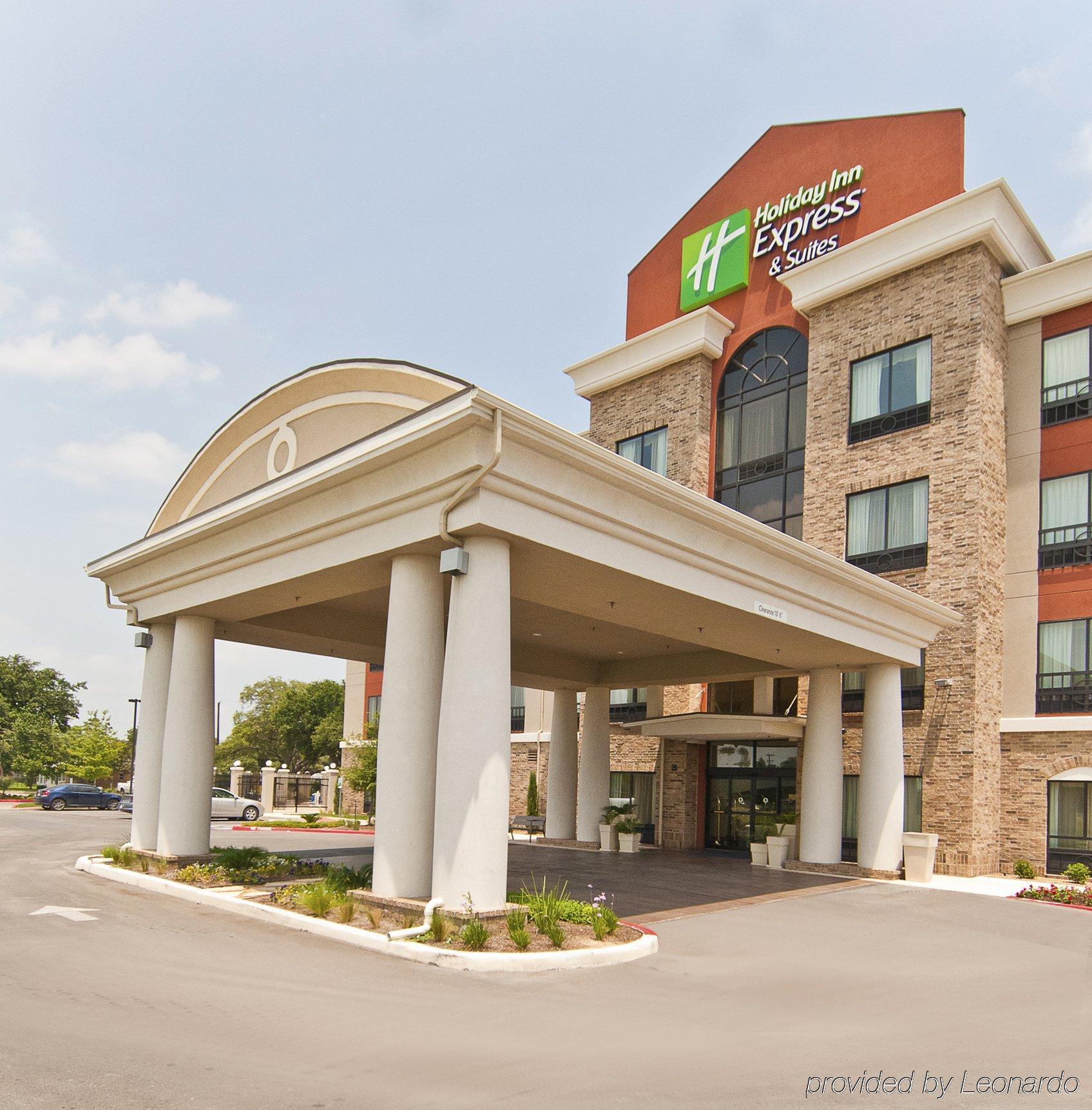 Holiday Inn Express & Suites San Antonio Frost Bank Center By Ihg מראה חיצוני תמונה